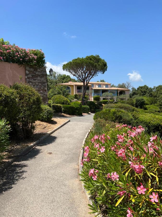 Azur Appartement Grimaud Exterior foto